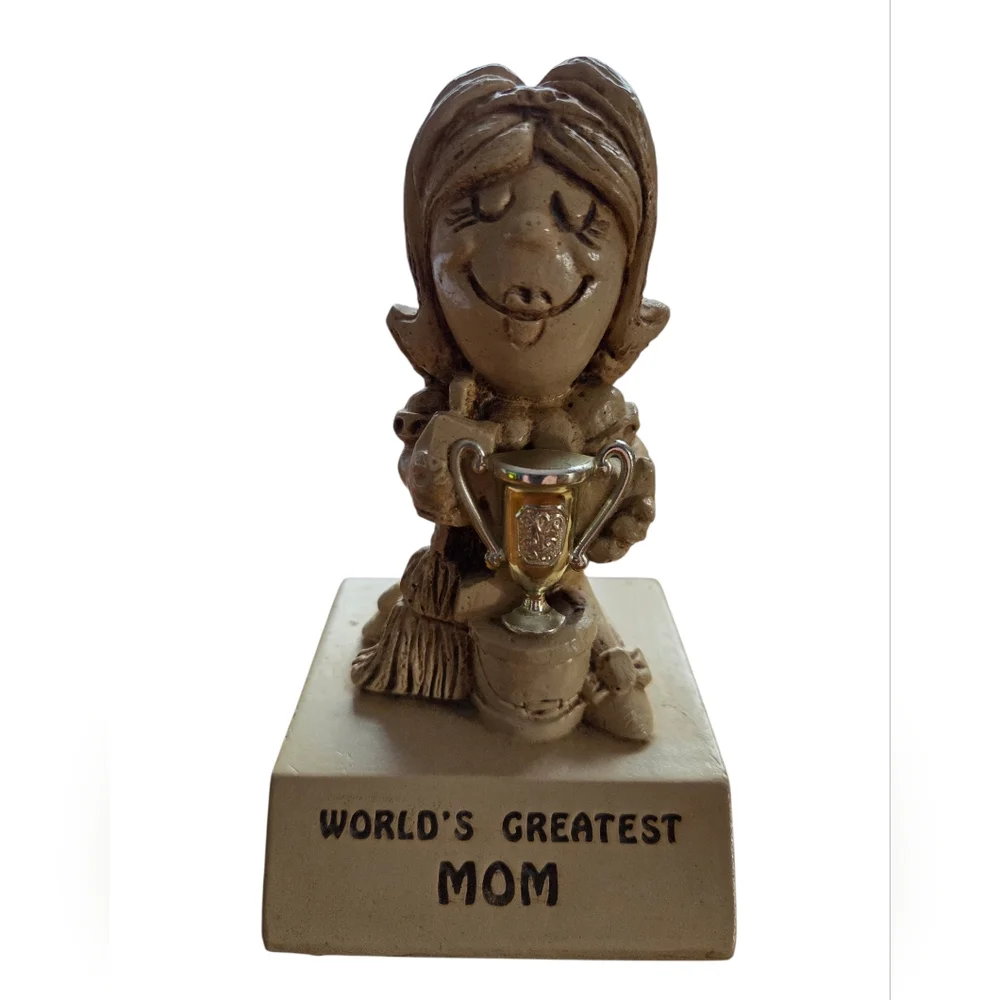 World’s Greatest Mom & Dad Figurines Set Vintage Resin Trophy Parents Gift Decor